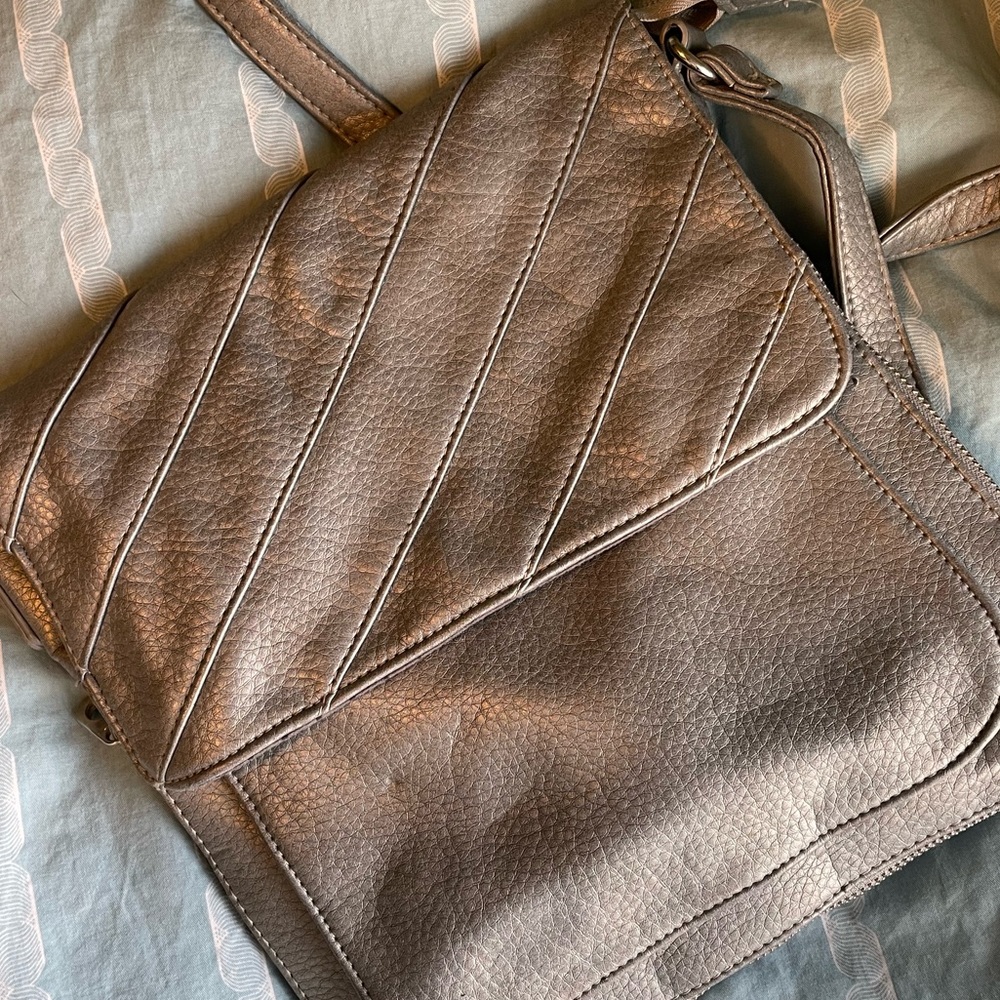 Follow Me Silver/ Grey Cross Body Purse